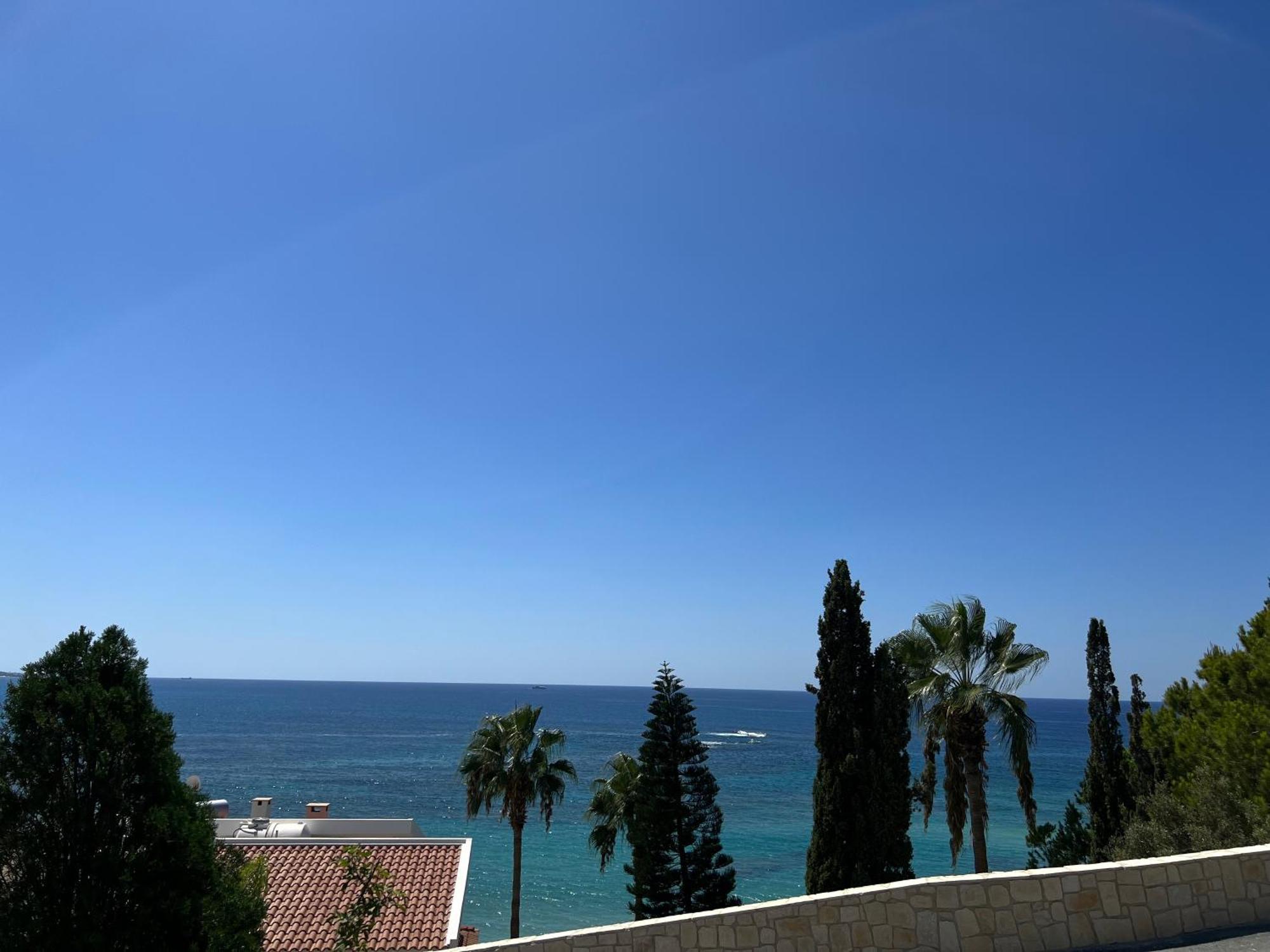 Modern Seaview Townhouse In Coral Bay (Adults Only) Leilighet Péja Eksteriør bilde